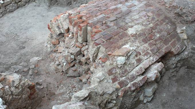 Remains of a brick foundation (opens enlarged image)